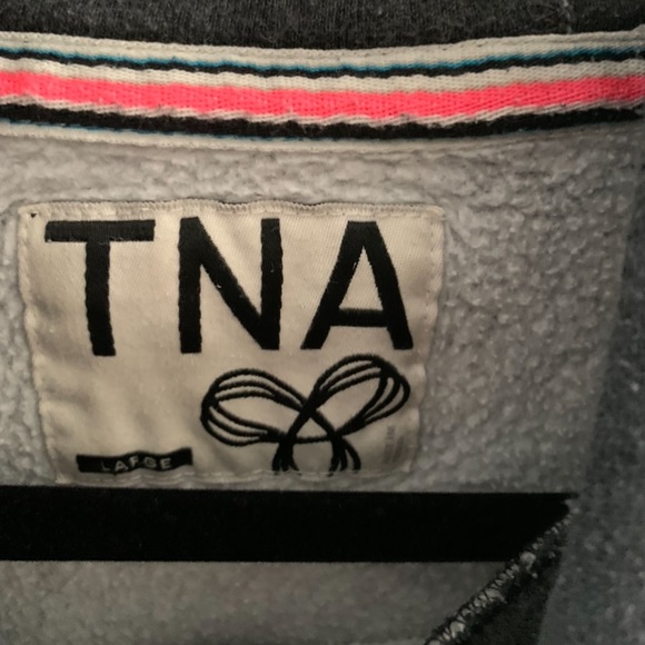 Gray TNA sweater - Picture 4 of 4